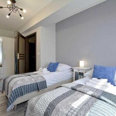 Apartament Gemini Dzierzoniow Bagian luar foto