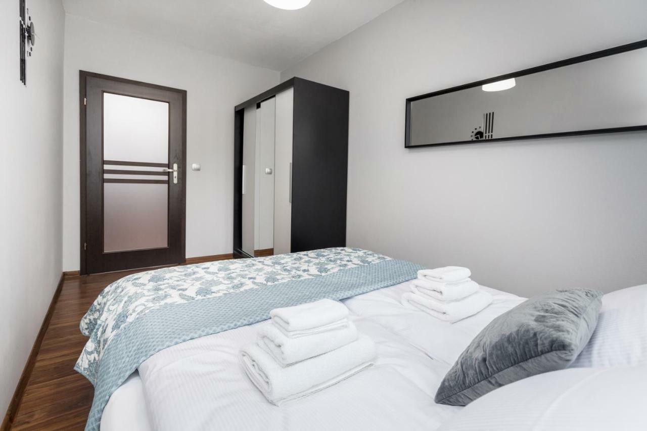 Apartament Gemini Dzierzoniow Bagian luar foto