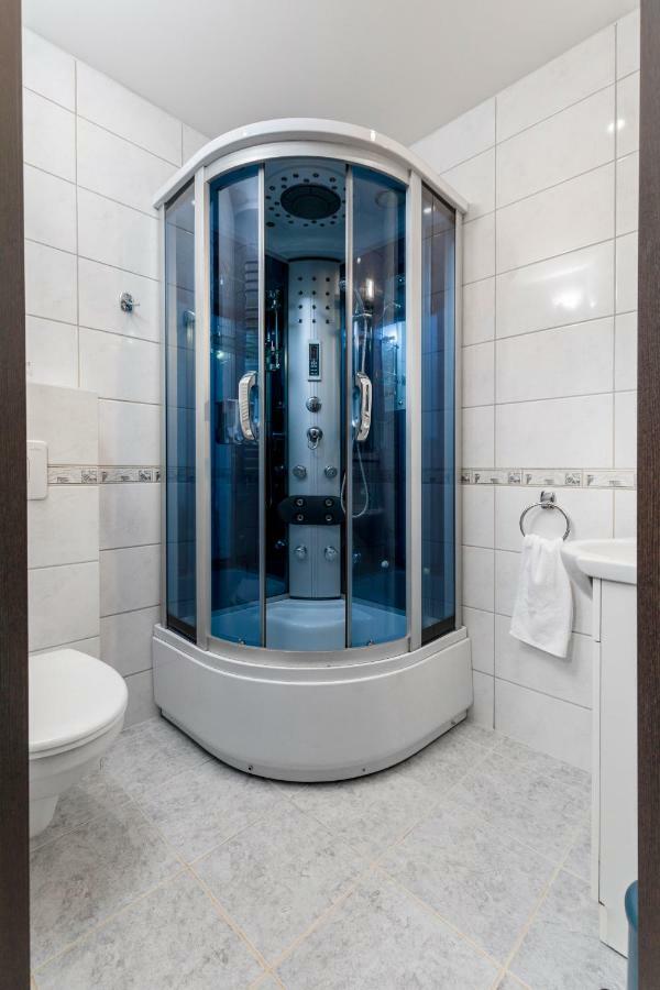 Apartament Gemini Dzierzoniow Bagian luar foto